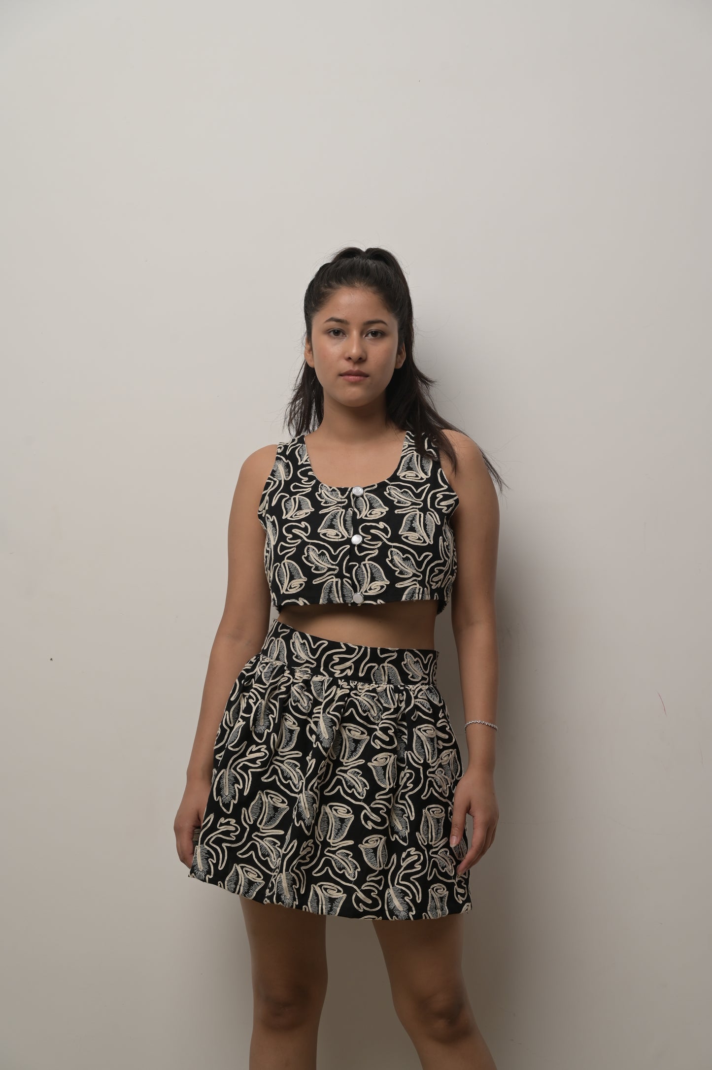 Black embroidery skirt