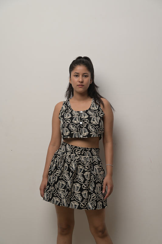 Black embroidery skirt